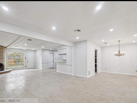 5th image of 7523 Antoine Dr