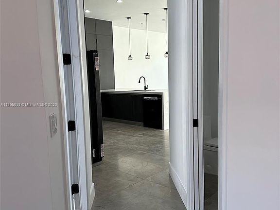 5th image of 4665 SW 32nd Ave #3C