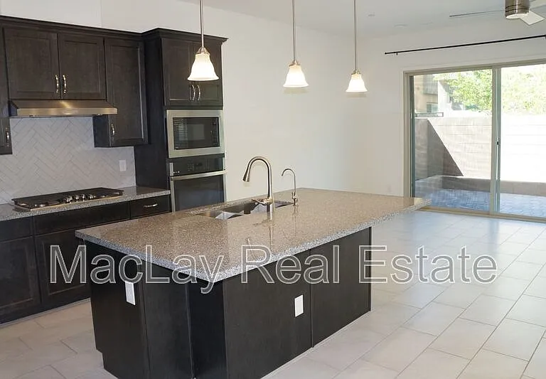 7496 E Via De Luna Dr — Photo 2