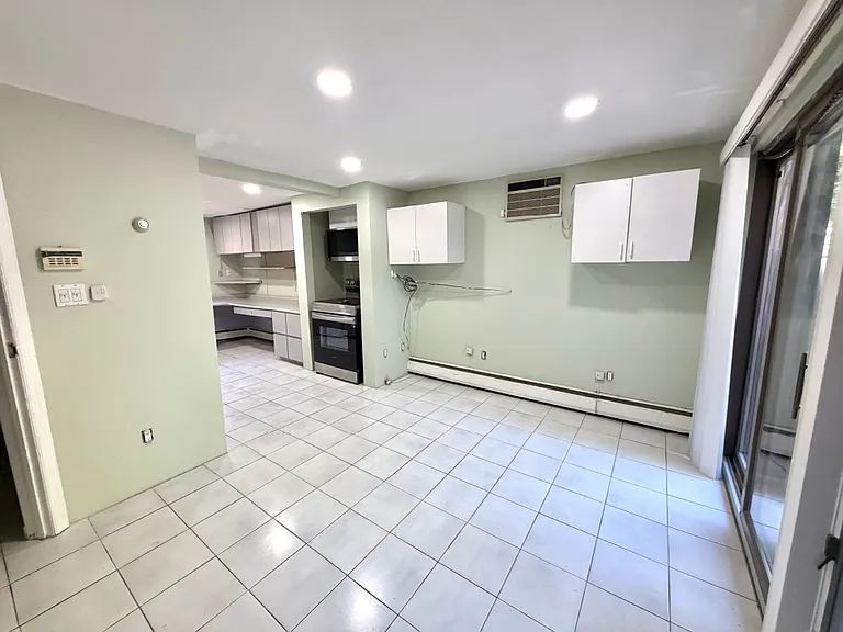 52 Deepdale Dr — Photo 14