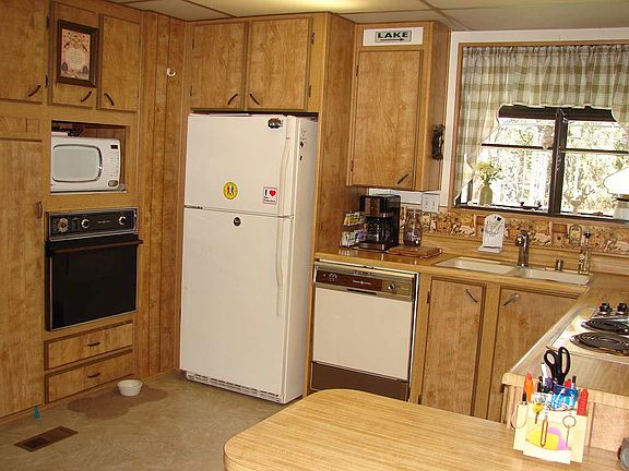 4th image of 426 Ponderosa Dr