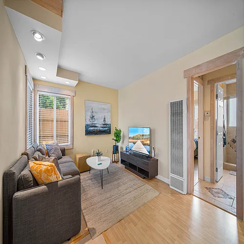 966 13th St Photo 1