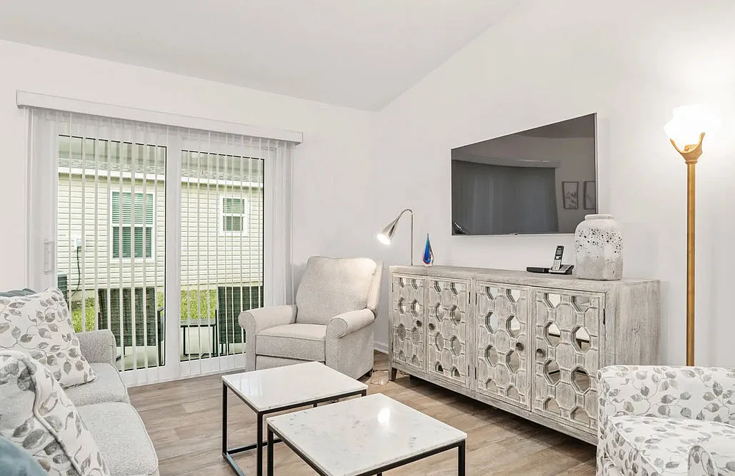 2 bed, 1159 sqft, $2,150 — Photo 3