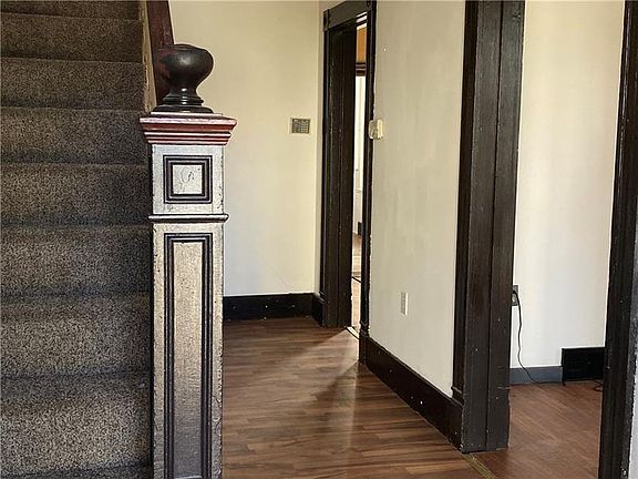 4th image of 102 E Hallam Ave