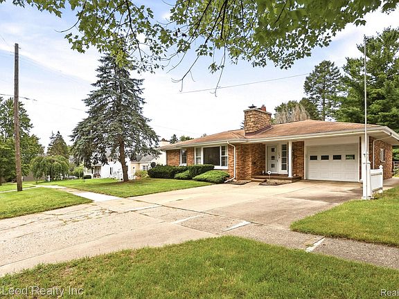 2nd image of 304 Prospect St