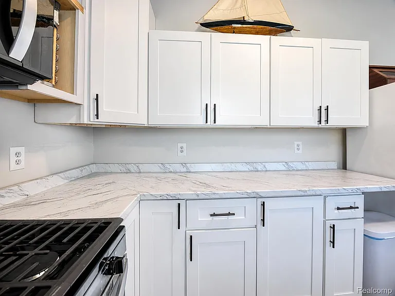 4165 Highcrest Dr — Photo 14