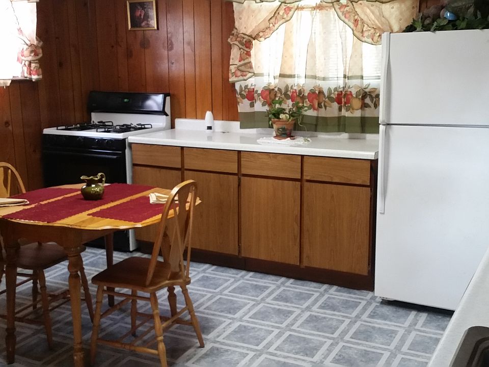 2nd image of 516 River St