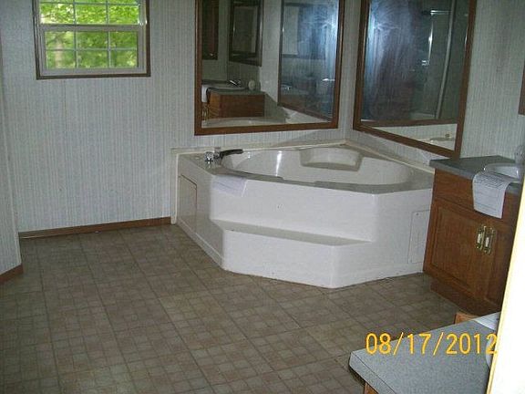 4th image of 1515 Hillcrest Spur