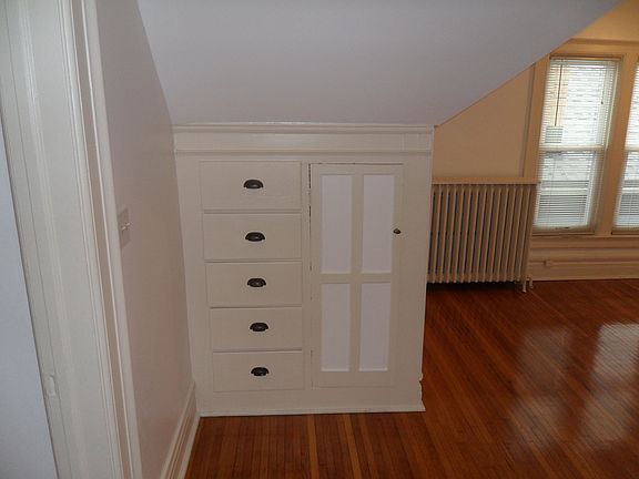 2nd image of 609 Richmond Ave APT 5