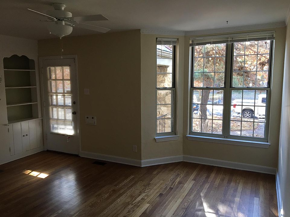 1st image of 1674 King Ave