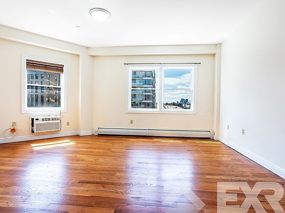 2nd image of 1203 Jackson Ave APT 4B