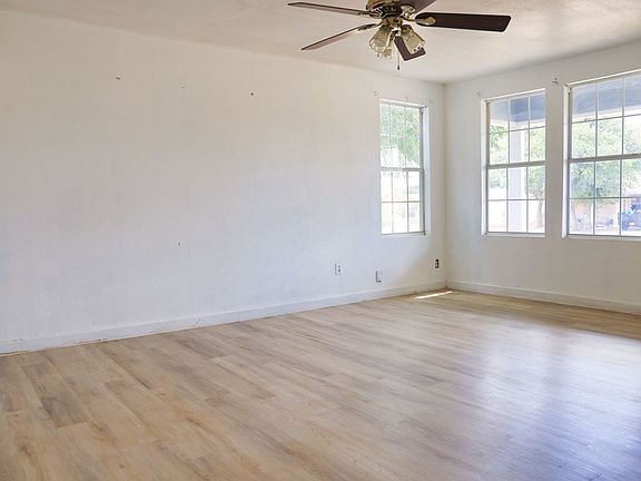 5th image of 903 W 20th St