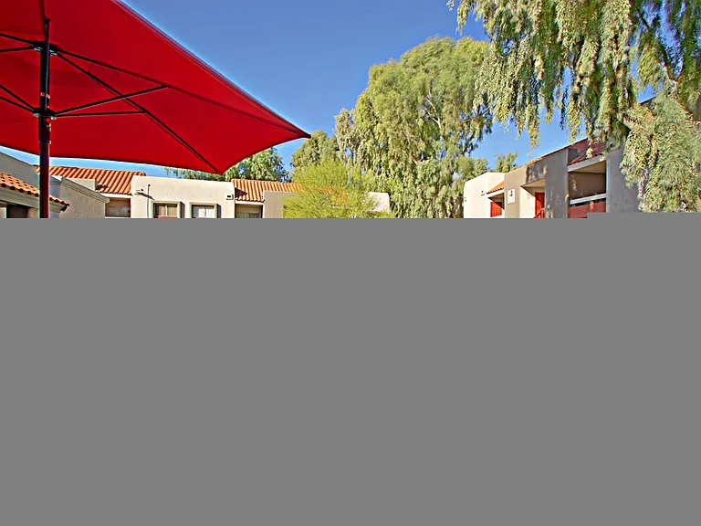 544 Southern Apartments — Photo 43