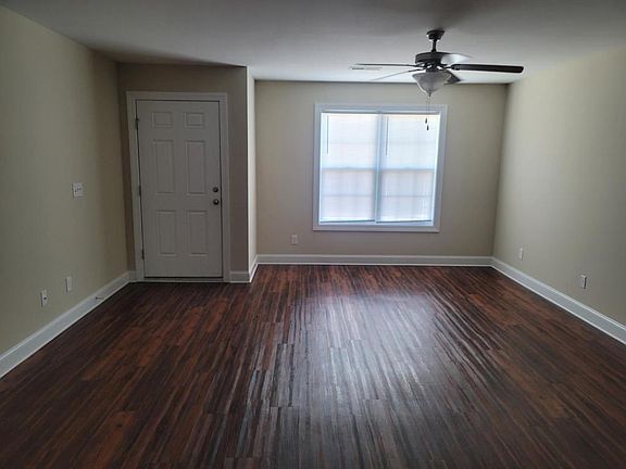 3rd image of 2524B Brookville Dr