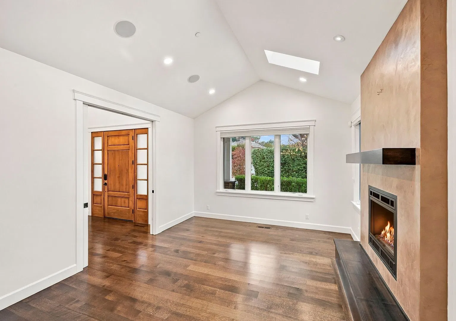 Stunning 4 Bed, 3 Bath Executive Home in Palo Alto's Coveted Duveneck Neighborhood — Photo 3