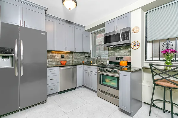 Sold by MJR Real Estate | media 22