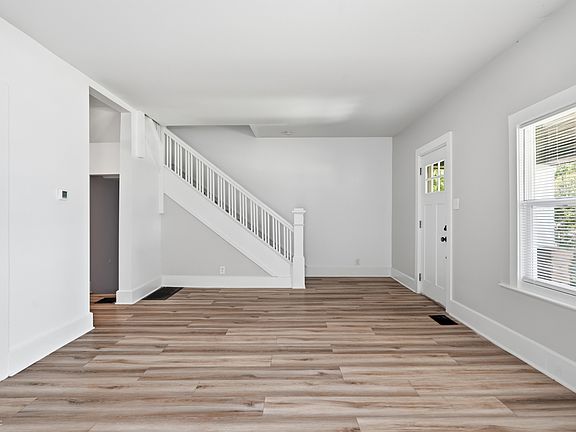 5th image of 1330 N Kealing Ave