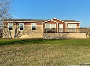 5570 Blackhill Rd, Floresville, TX 78114