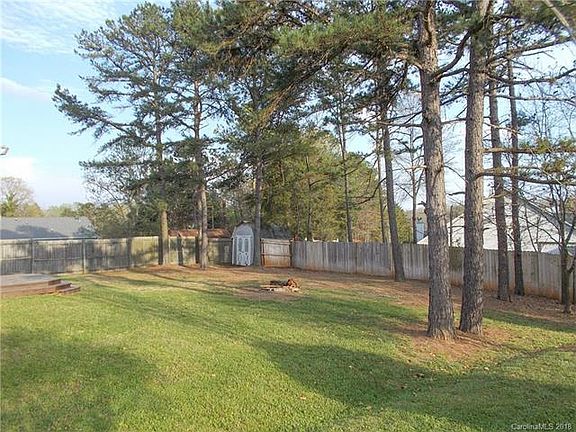 3rd image of 108 Brookshire Dr