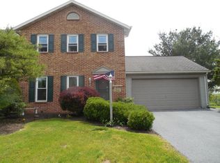 54 Rolling Hill Dr, Lititz, PA 17543