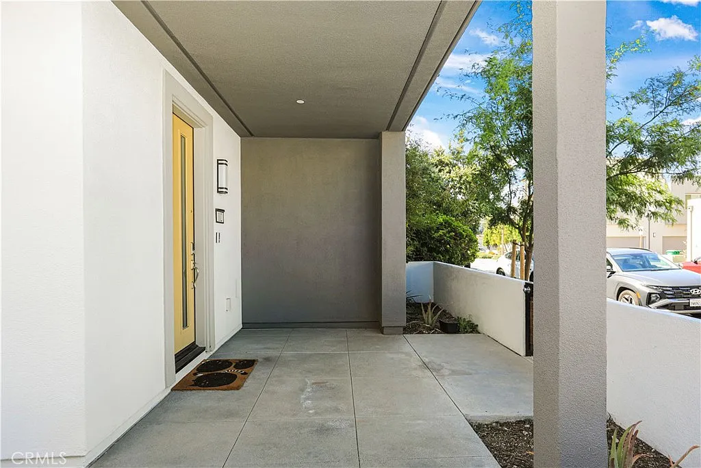 2 bed, 2.5 bath, 1675 sqft, $4,400 — Photo 4