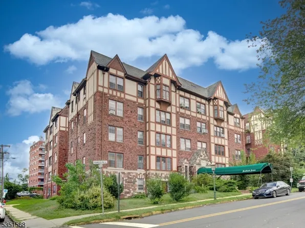 55 Randolph Pl #301, City Of Orange Twp., NJ 07079