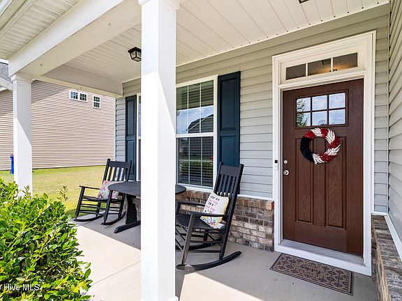 3rd image of 133 Bridgehaven Drive