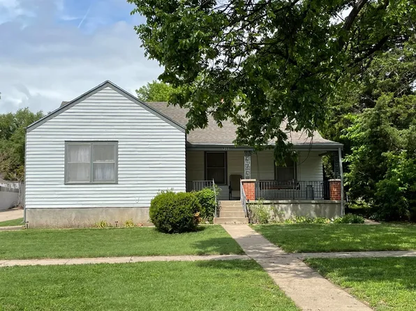 1215 Main St, Larned, KS 67550