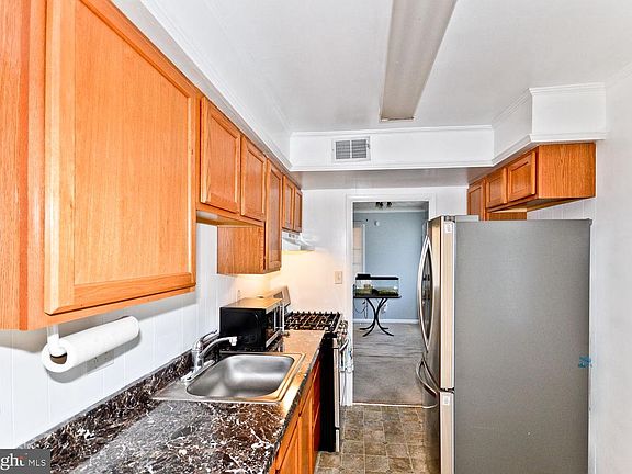 4th image of 2506 Newglen Ave