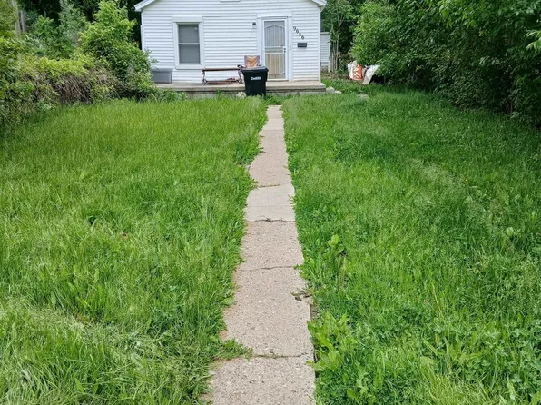 9656 Sorrento St, Detroit, MI 48227