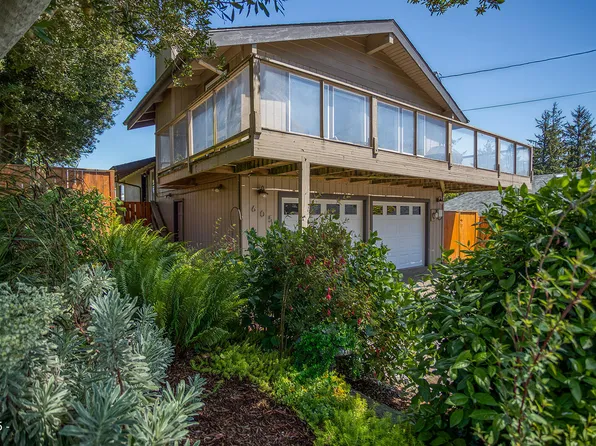 605 SE 2nd St, Newport, OR 97365