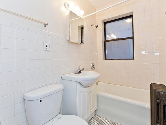 5th image of 1712 W Estes Ave #3O6B