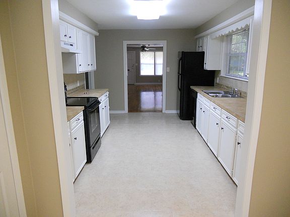 3rd image of 142 Lucille St