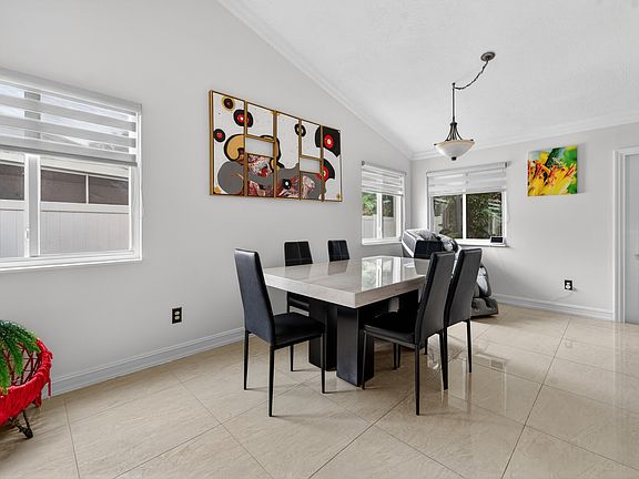 5th image of 8208 Scenic Turn