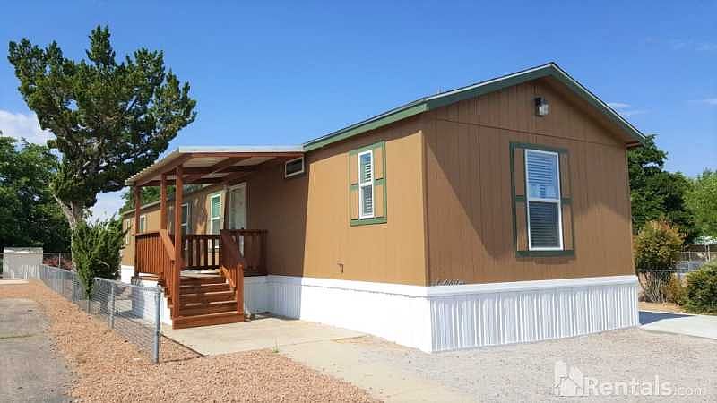 1st image of 923 Fawn Ln