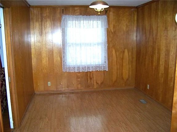 4th image of 513 Wren Dr