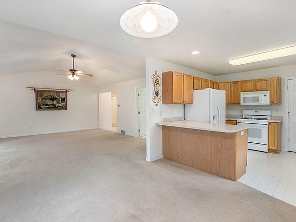 5th image of 170 Apple Blossom Ln