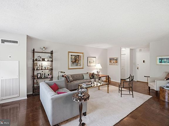 2nd image of 5225 Pooks Hill Rd APT 910N