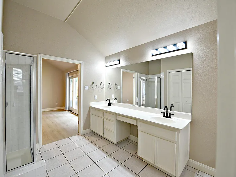 3924 Newland Dr — Photo 11
