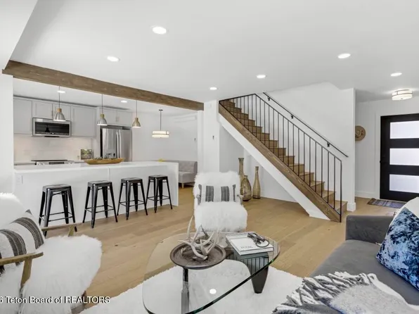 820 Powderhorn Ln APT C, Jackson, WY 83001