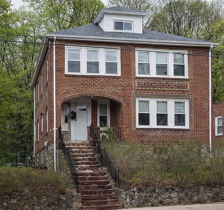 1st image of 44 Colborne Rd #44