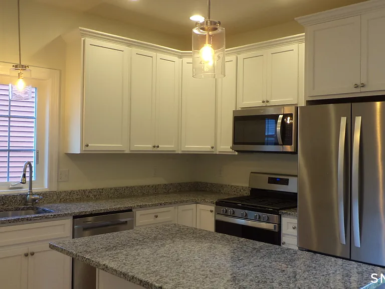 33 Maple Ave #A — Photo 7