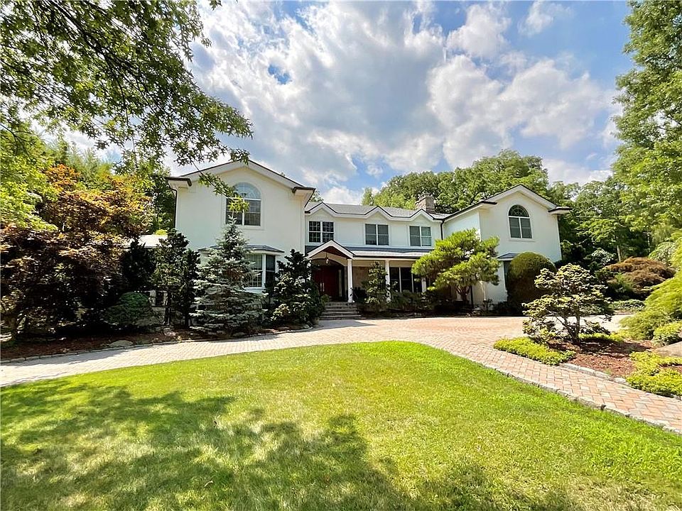 1st image of 23 Leatherstocking Lane