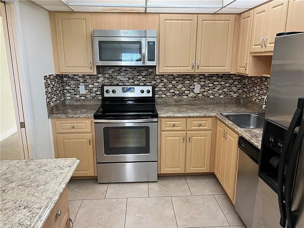 2 bed, 2.0 bath, 1216 sqft, $2,100 — Photo 4