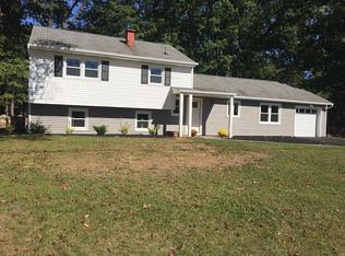 170 Foxwood Rd, West Nyack, NY 10994