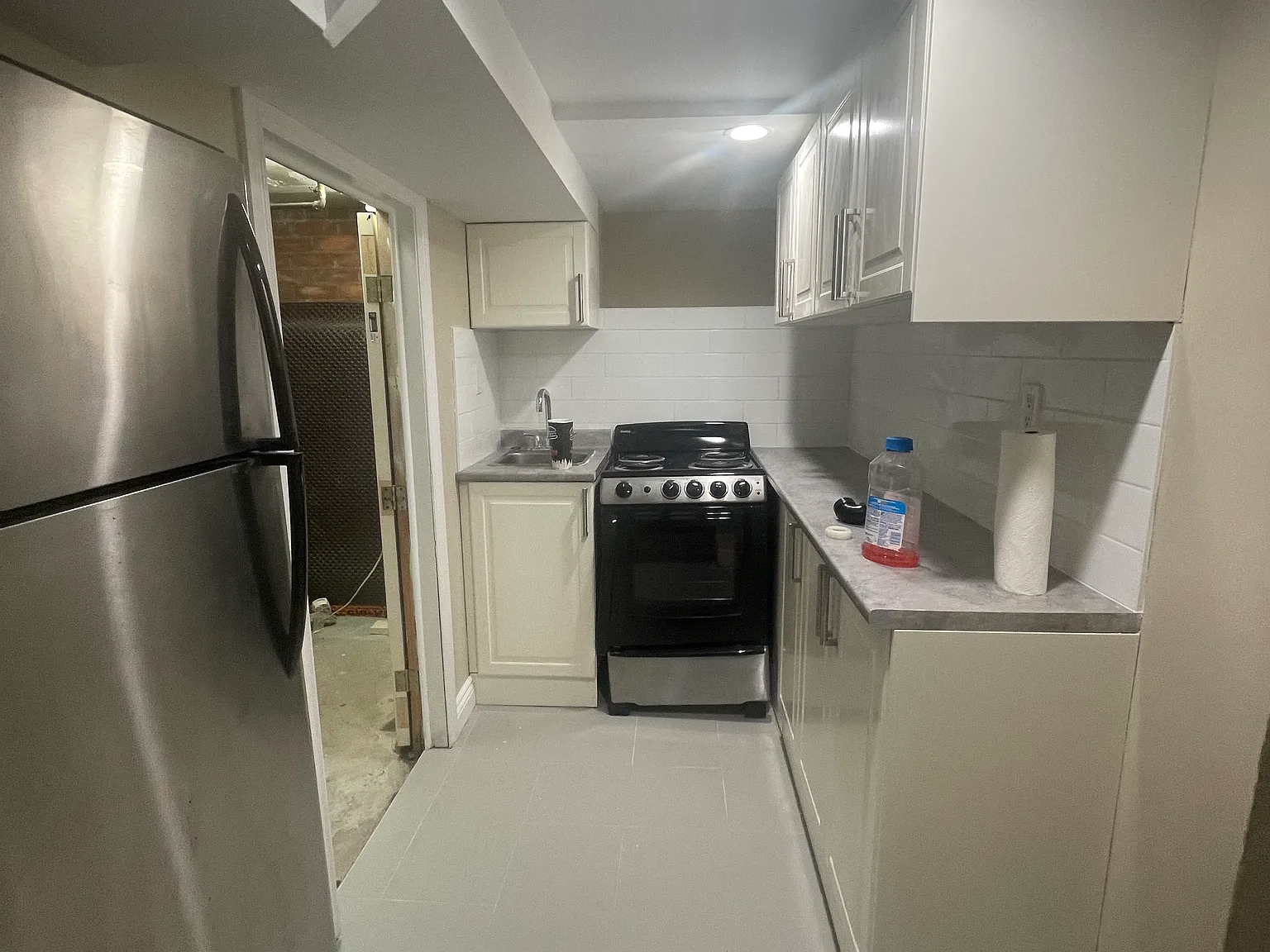 Cozy 1 Bedroom Unit — Photo 2