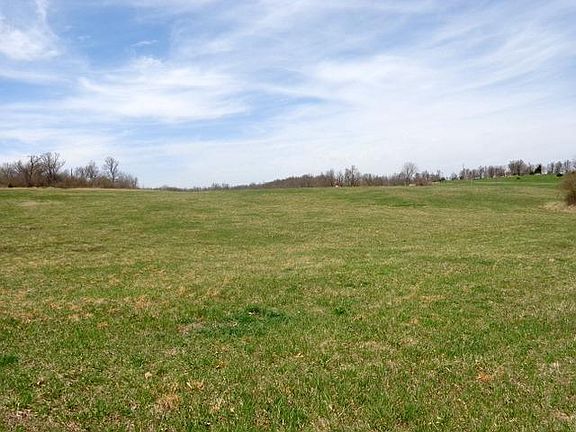 3rd image of 484 Eagle Crest Dr