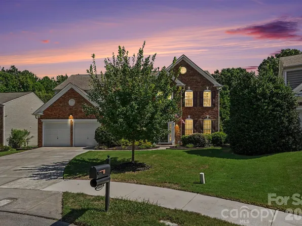 9538 Linden Tree Ln, Charlotte, NC 28277
