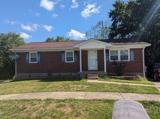 108 Wedgewood Ct, Radcliff, KY 40160
