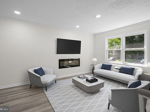 4th image of 6208 Teaberry Way